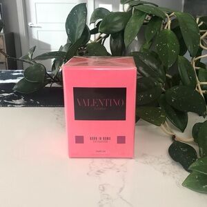 Valentino Donna Born in Roma Extradose